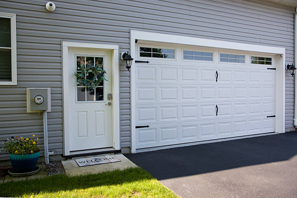 24/7 Emergency Garage Door Panel Replacement experts in Dunn County County, WI